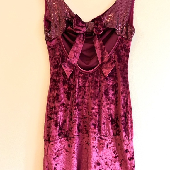 Fabulous velour and sequin mini dress - Picture 4 of 6